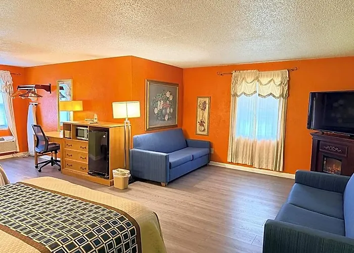 Highway Hotel 3*